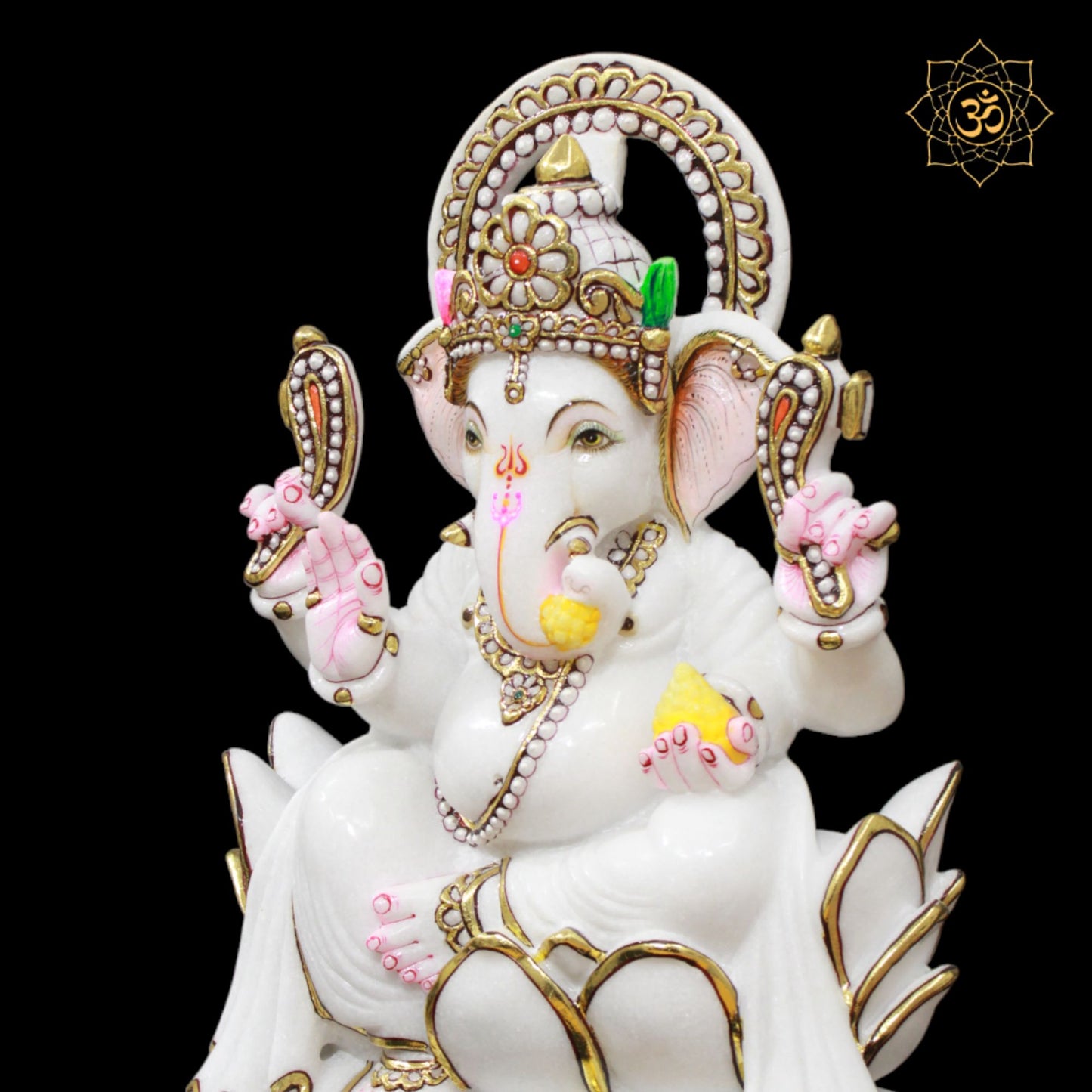 Marble Ganesh Murti in Marble on the Lotus for Homes